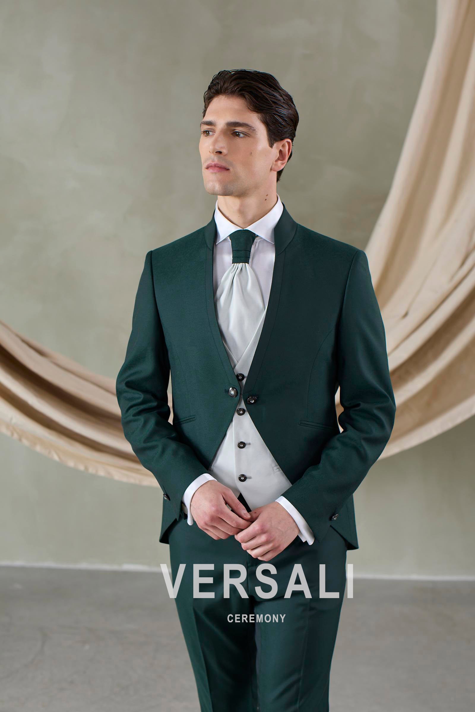 Abito da sposo 2027 slim verde, collezione Andrea Versali